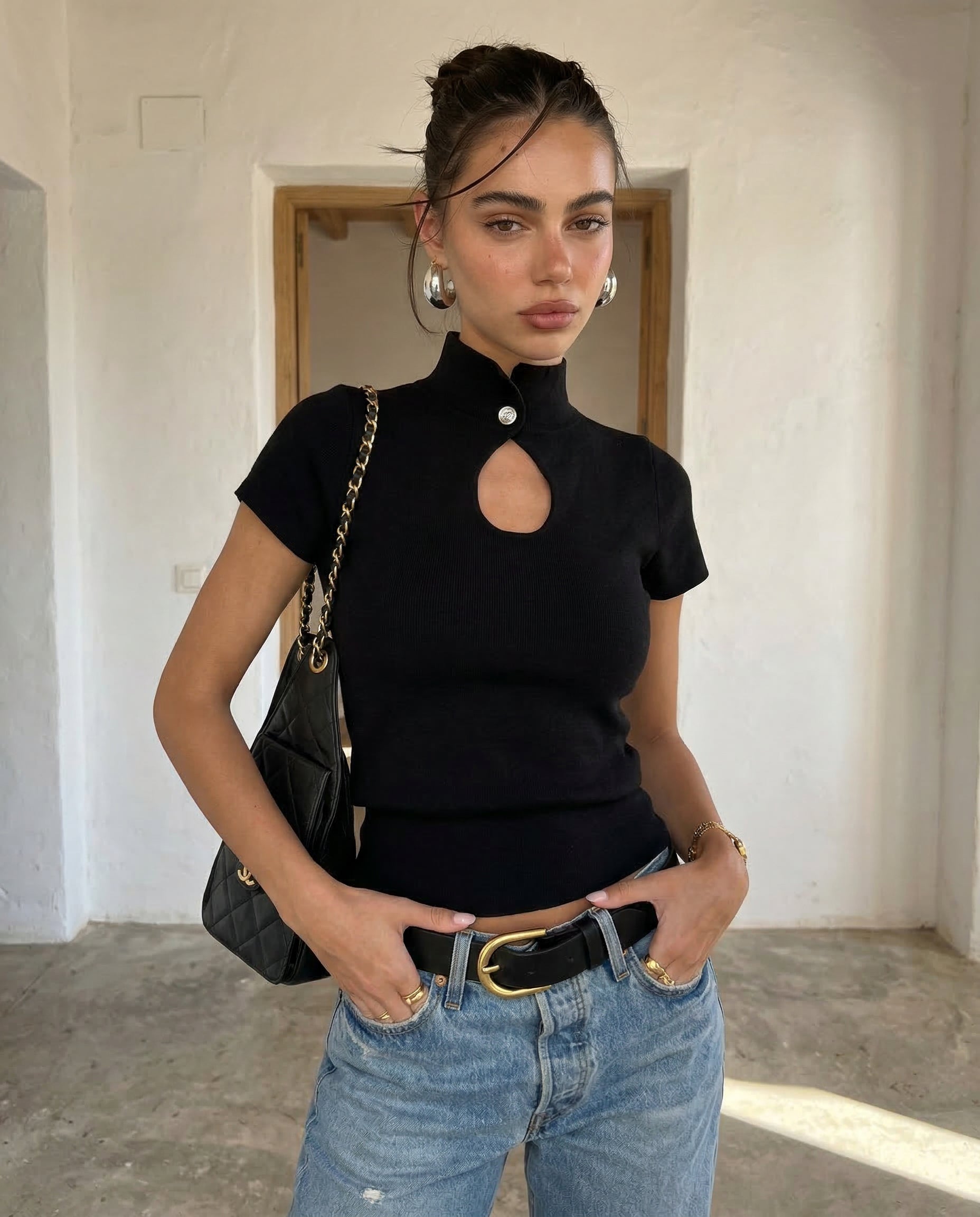 Sculpt Keyhole Top